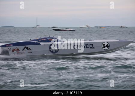 Champions du monde des courses offshore.Les hors-bord de différentes classes incluent : Extreme, SUPERCAT, SUPERCAT 860, SUPER STOCK, STOCK 450,V MODIFIÉ Banque D'Images