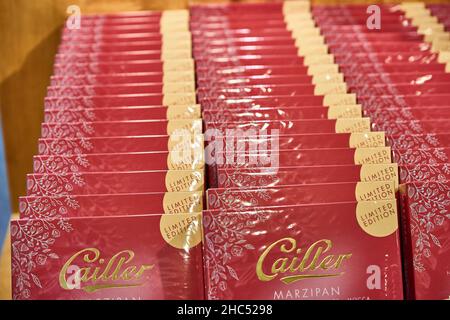 Divers bonbons dans la boutique de chocolat de la Maison Cailler à Broc, en Suisse Banque D'Images