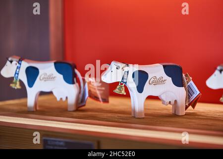 Divers bonbons dans la boutique de chocolat de la Maison Cailler à Broc, en Suisse Banque D'Images