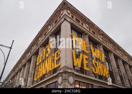 Selfridges magasin phare sur Oxford Street.Londres, Royaume-Uni 24th décembre 2021. Banque D'Images