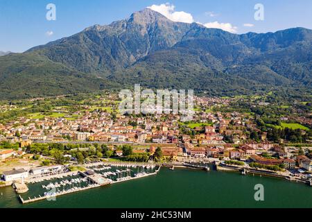 Lac de Côme (IT), Lido di Colico, vue aérienne Banque D'Images