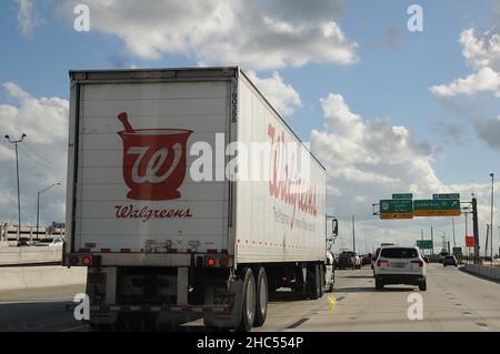 ORLANDO / FLORIDE / ÉTATS-UNIS - 30, NOVEMBRE 2017.Chariot de livraison de médicaments Walgreens(Photo.Francis Dean/Dean Pictures) Banque D'Images