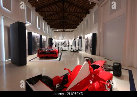 Modène, Italie, décembre 2021, MEF Ferrari Museum maison de naissance d'Enzo Ferrari, divers Ferrari vintage exposés Banque D'Images