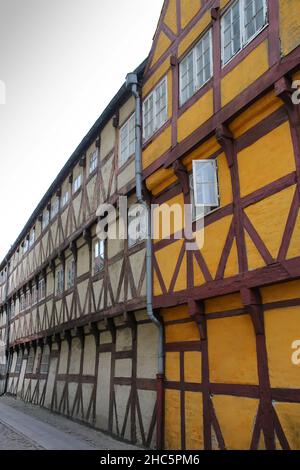 Bâtiments historiques en bois à colombages dans le centre de la ville, Aalborg, Danemark, Europe. Banque D'Images