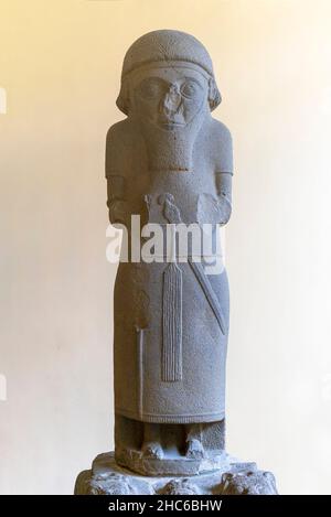 Statue d'un roi araméen (Hittite).Période Hittite 9th siècle avant J.-C.Musée archéologique d'Istanbul. Banque D'Images