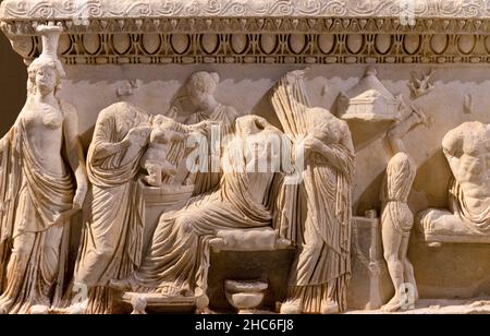 Vue rapprochée du sarcophage de Phaedra Hyppolite au Musée d'archéologie d'Istanbul, Turquie. Banque D'Images