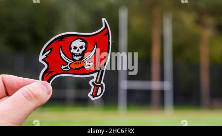 16 septembre 2021, Tampa, Floride.Emblème d'une équipe de football américain professionnelle Tampa Bay Buccaneers basée à Tampa au stade sportif. Banque D'Images