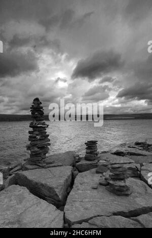 Vue d'été sur Kielder Water et Kielder Forest Park, Northumberland, Angleterre, Royaume-Uni Banque D'Images