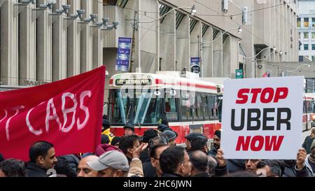 Toronto, Canada - 9 décembre 2015 : des scènes des chauffeurs de taxi protestent contre Uber X. Banque D'Images