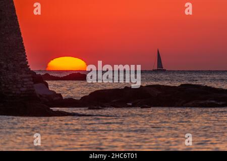 FRANCE, HAUTE CORSE (2B) BALAGNE, PLAGE D'ALGAJOLA Banque D'Images