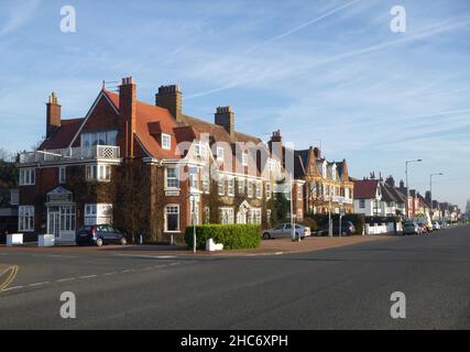 Rangée de maisons d'hôtes sur le front de mer dans la station balnéaire populaire de Great Yarmouth, Norfolk, Royaume-Uni Banque D'Images