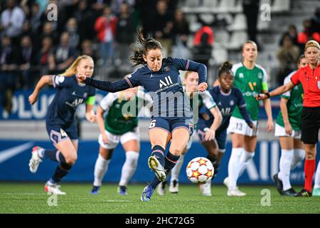 Luana Bertolucci Paixao de PSG tire une pénalité lors de l'UEFA Women's Champions League, match de football du Groupe B entre Paris Saint-Germain et Breid Banque D'Images