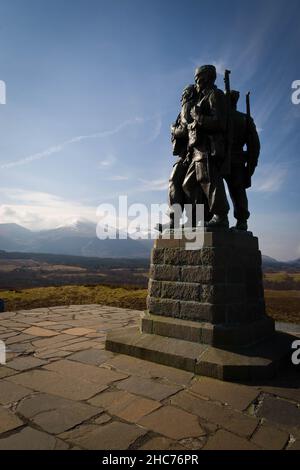 Statue du commando Memorial au pont Spean près de fort William Western Highlands of Scotland Banque D'Images