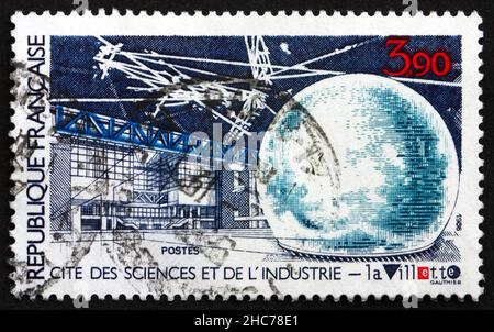 FRANCE - VERS 1986 : un timbre imprimé en France montre le Parc de la Villette, ville des Sciences et de l'Industrie, Paris, vers 1986 Banque D'Images