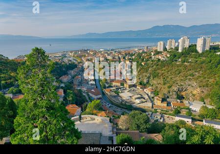 Rijeka ancien port principal vue panoramique aérienne Banque D'Images