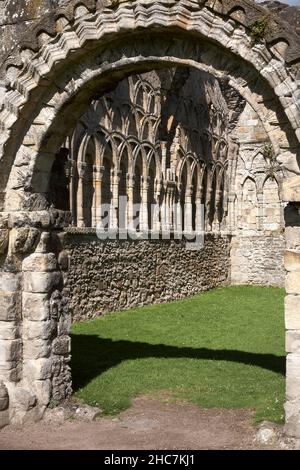 Beaucoup de Wenlock Priory vue dans la maison de chapitre Banque D'Images