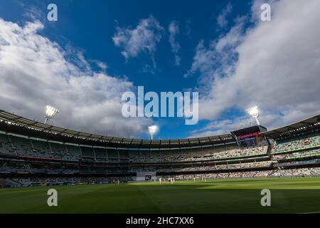 Melbourne, Australie.26th décembre 2021.Un point de vue général pendant le premier jour du troisième match de test de la série Ashes entre l'Australie et l'Angleterre au Melbourne Cricket Ground le 26 décembre 2021 à Melbourne, en Australie.Credit: Izhar Ahmed Khan/Alamy Live News/Alamy Live News Banque D'Images