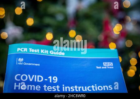 Instructions de test à domicile pour le coronavirus Banque D'Images