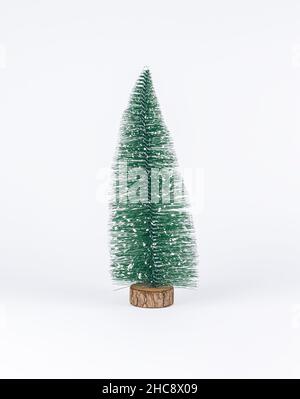 Sapin de Noël.Miniature de sapin de Noël.Mini jouet d'épinette. Banque D'Images