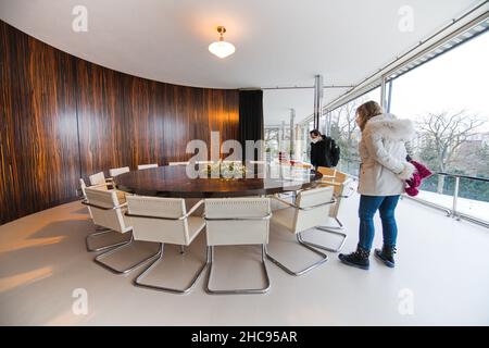 Brno, République tchèque.26th décembre 2021.Visites guidées spéciales à la Villa Tugendhat, à Brno, République Tchèque, qui marque 20 ans depuis son entrée sur la liste du patrimoine mondial de l'UNESCO, le dimanche 26 décembre 2021.Crédit : Patrik Uhlir/CTK photo/Alay Live News Banque D'Images