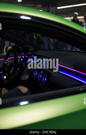 Intérieur d'une Mercedes verte A45S AMG Banque D'Images