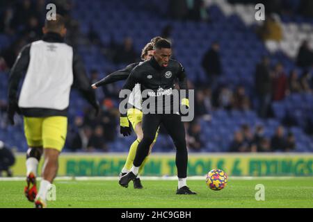 Brighton et Hove, Royaume-Uni.26th décembre 2021.Ivan Toney, de Brentford, se réchauffe lors du match de la Premier League entre Brighton et Hove Albion et Brentford au stade communautaire American Express, Brighton et Hove, en Angleterre, le 26 décembre 2021.Photo de Ken Sparks.Utilisation éditoriale uniquement, licence requise pour une utilisation commerciale.Aucune utilisation dans les Paris, les jeux ou les publications d'un seul club/ligue/joueur.Crédit : UK Sports pics Ltd/Alay Live News Banque D'Images