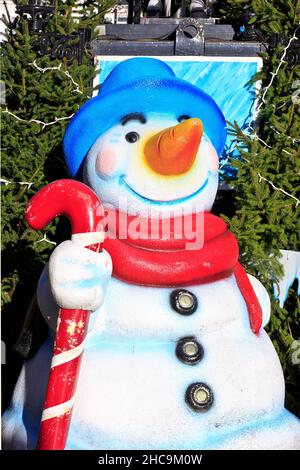 Bonhomme de neige au marché de Noël annuel de la Grand-place de Lille (Nord), France Banque D'Images