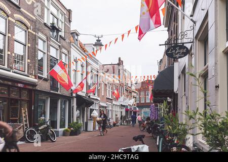 Paysage urbain aérien ensoleillé d'été de Gouda, capitale du fromage aux pays-Bas Banque D'Images