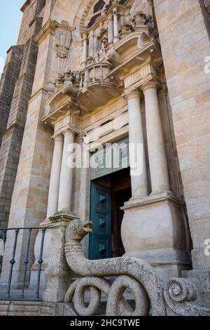 Entrée principale de la cathédrale de Porto, Portugal Banque D'Images