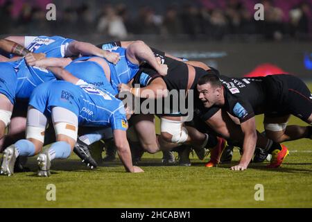 Ben Earl #7 de Saracens pendant une mêlée Banque D'Images