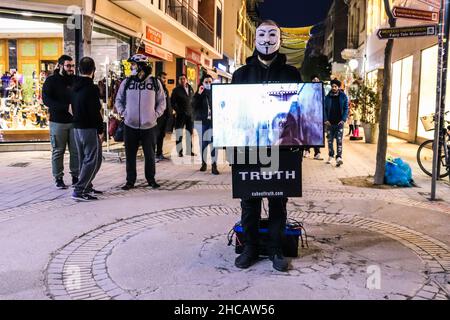 Nicosie, Chypre - 25 décembre 2021 une démonstration anonyme contre les multinationales pour les libertés individuelles des animaux dans les rues de Nicosie duri Banque D'Images