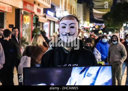 Nicosie, Chypre - 25 décembre 2021 une démonstration anonyme contre les multinationales pour les libertés individuelles des animaux dans les rues de Nicosie duri Banque D'Images