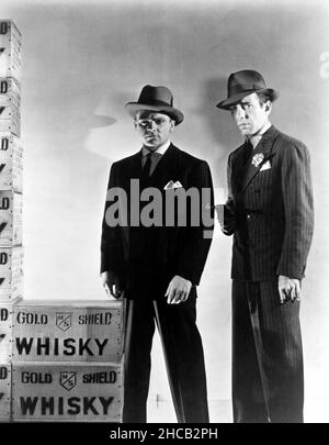 HUMPHREY BOGART et JAMES CAGNEY dans LES ANNÉES FOLLES (1939), dirigé par RAOUL WALSH.Credit: WARNER BROS/PREMIER NATIONAL / Album Banque D'Images