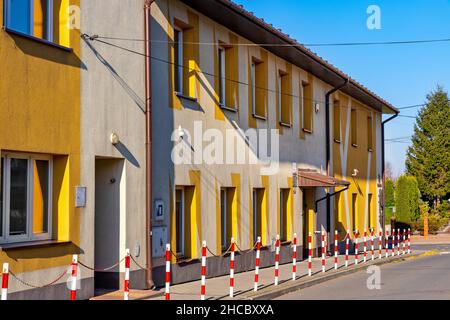 Sedziszow Malopolski, Pologne - 1 novembre 2021: Technical High School Technikum de Karol Olszewski à la rue Wyspianskiego, région de Podkarpacie Banque D'Images