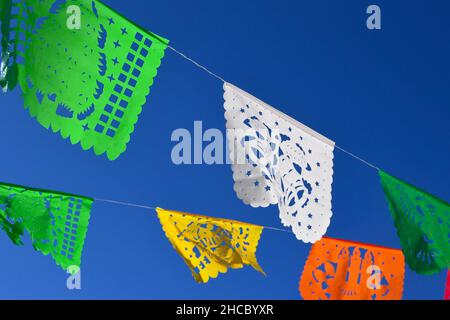 Papel Picado, papiers perforés décoratifs, Merida , Mexique Banque D'Images