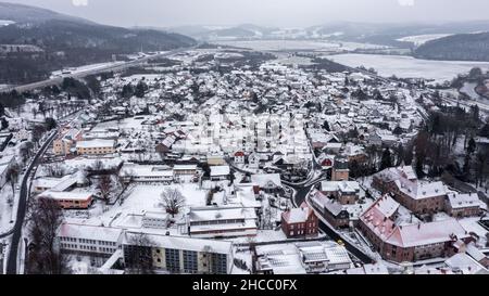 Le village de Herleshausen en hiver Banque D'Images