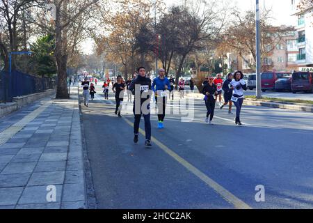 Ankara, Turquie.27th décembre 2021.Course « Ataturk Kosusu » pour honorer la venue d'Ataturk à Ankara, organisée par des citoyens bénévoles Banque D'Images