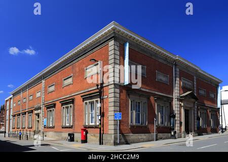 Warrington Museum and Library, Museum Street, Warrington City Centre, Cheshire, Angleterre,ROYAUME-UNI Banque D'Images