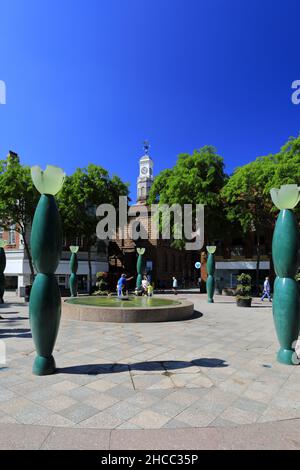 The Skittles sculptures, Warrington City Centre, Cheshire, Angleterre, Royaume-Uni Banque D'Images