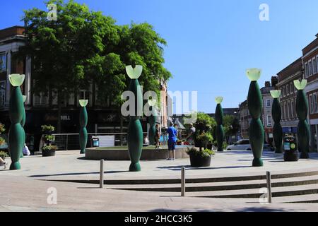 The Skittles sculptures, Warrington City Centre, Cheshire, Angleterre, Royaume-Uni Banque D'Images