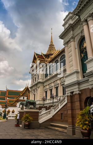 Dusit Maha Prasat Hall - une résidence et une salle d'audience principalement utilisées par les membres royaux un site historique du Grand Palais, Thaïlande, Bangkok Banque D'Images