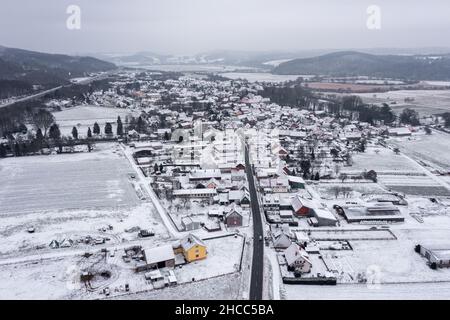 Le village de Herleshausen en hiver Banque D'Images