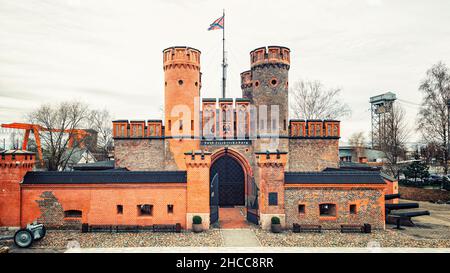 Forteresse en briques de fort Friedrichsburg à Kaliningrad, vue frontale Banque D'Images