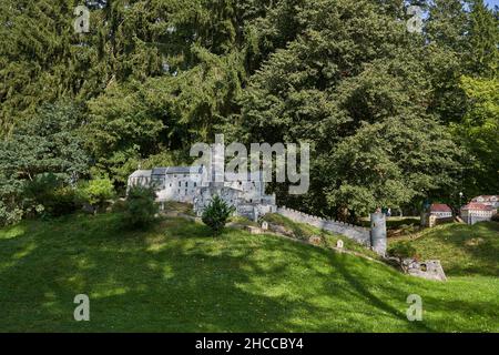 Marianske Lazne, République Tchèque - 26 septembre 2021 - Parc miniature Bohemium - Château de Bezdes Banque D'Images