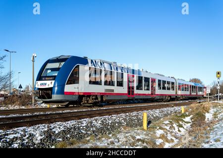 AKN Alstom LINT 54 train régional.AKN Eisenbahn GmbH exploite des lignes de chemin de fer, des trains de banlieue et des trains de marchandises à Hambourg et au Schleswig-Holstein. Banque D'Images