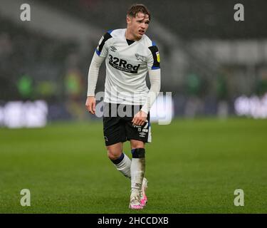 Derby, Royaume-Uni.27th décembre 2021.Liam Thompson #42 du comté de Derby à Derby, Royaume-Uni, le 12/27/2021.(Photo de James HolyOak/News Images/Sipa USA) crédit: SIPA USA/Alay Live News Banque D'Images