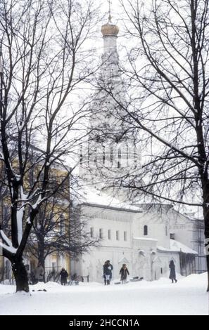 Hiver 1990 archive photographie de l'église de SS Zosima et Savvaty dans la Trinité Lavra du monastère Saint-Sergius, Zagorsk (maintenant Sergiyev Posad de nouveau). Banque D'Images