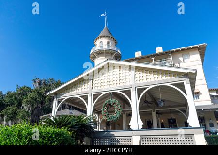 Jekyll Island, Géorgie, États-Unis - 13 décembre 2021 : le Jekyll Island Club and Resort est une destination de voyage lent populaire dans le sud-est des États-Unis. Banque D'Images