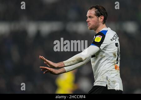 Derby, Royaume-Uni.27th décembre 2021.Richard Stearman #16 de Derby County Gestures à Derby, Royaume-Uni, le 12/27/2021.(Photo de James HolyOak/News Images/Sipa USA) crédit: SIPA USA/Alay Live News Banque D'Images