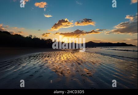 Coucher de soleil à Playa Conchal et Brasilito, Guanacaste, Costa Rica Banque D'Images